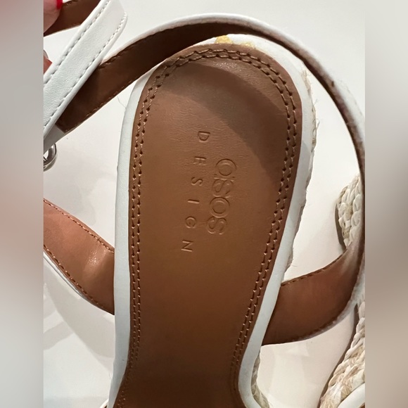 ASOS Wedges size 9 but fits like an 8. - Picture 10 of 13